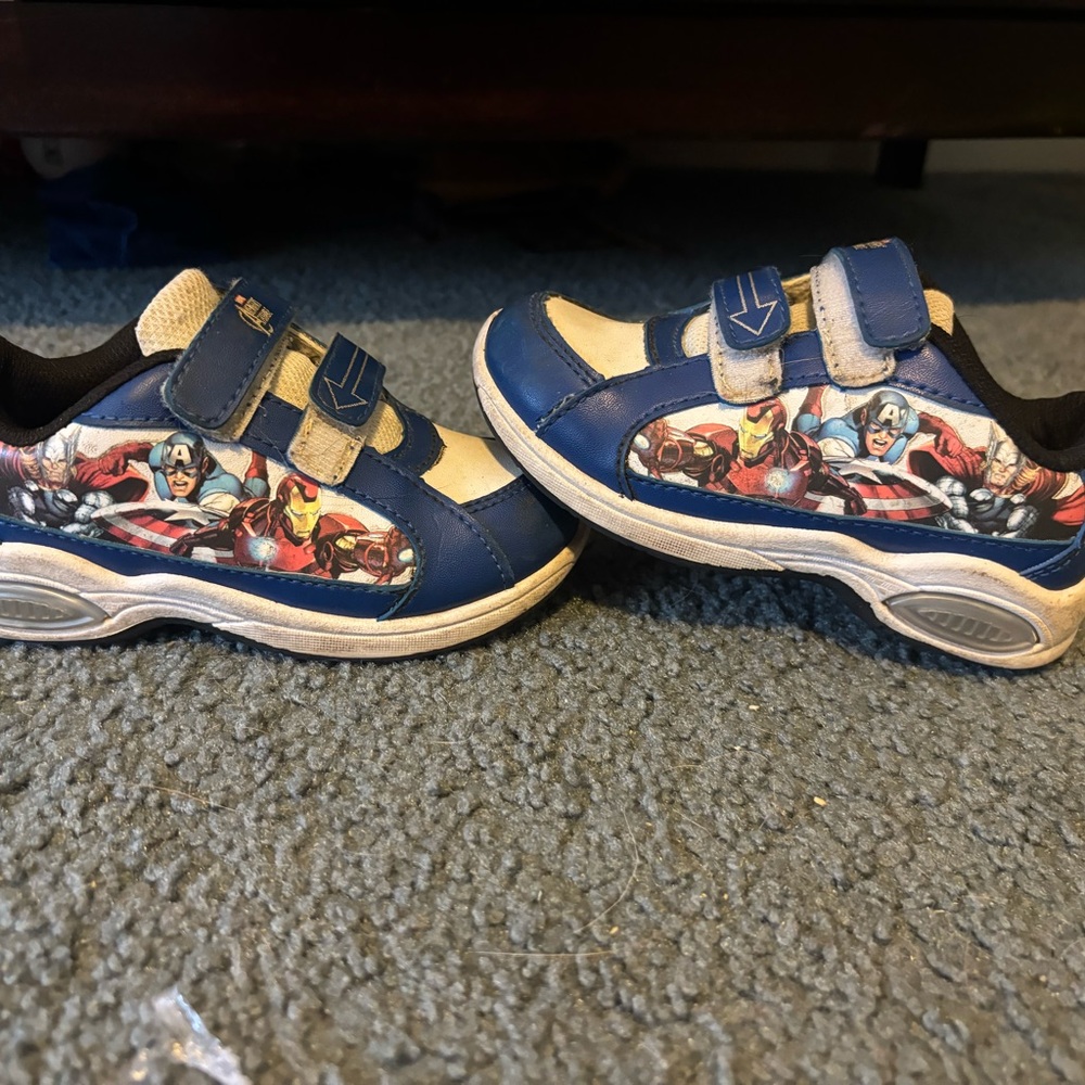 Avenger Blue and White Sneakers with Comfortable Sole and Stylish Design